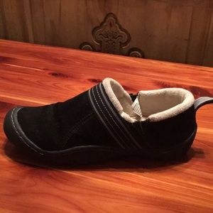 J41 Moccasin Style Shoe